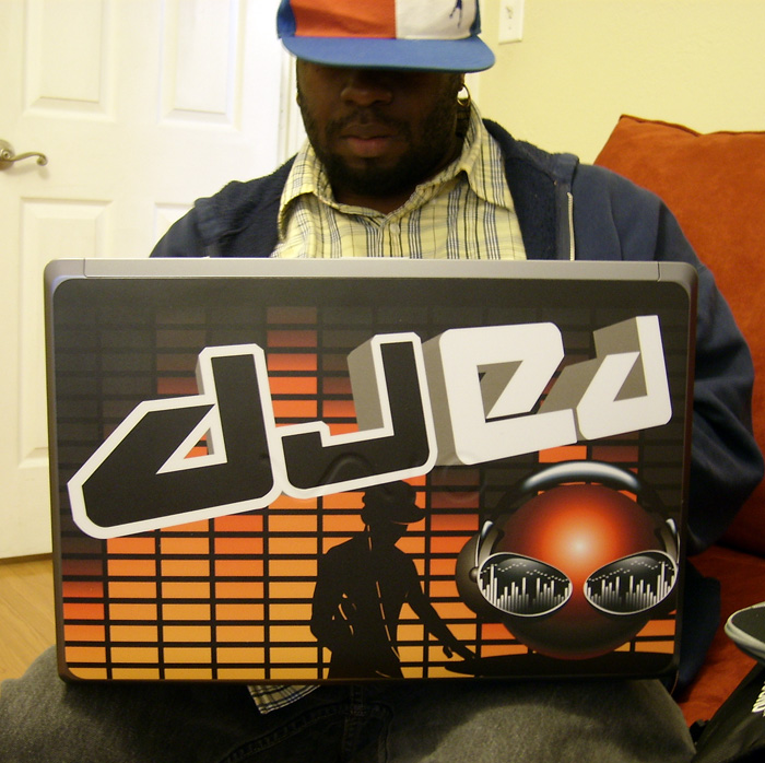 dj-ed-laptop700.jpg dj-ed-laptop700.jpg